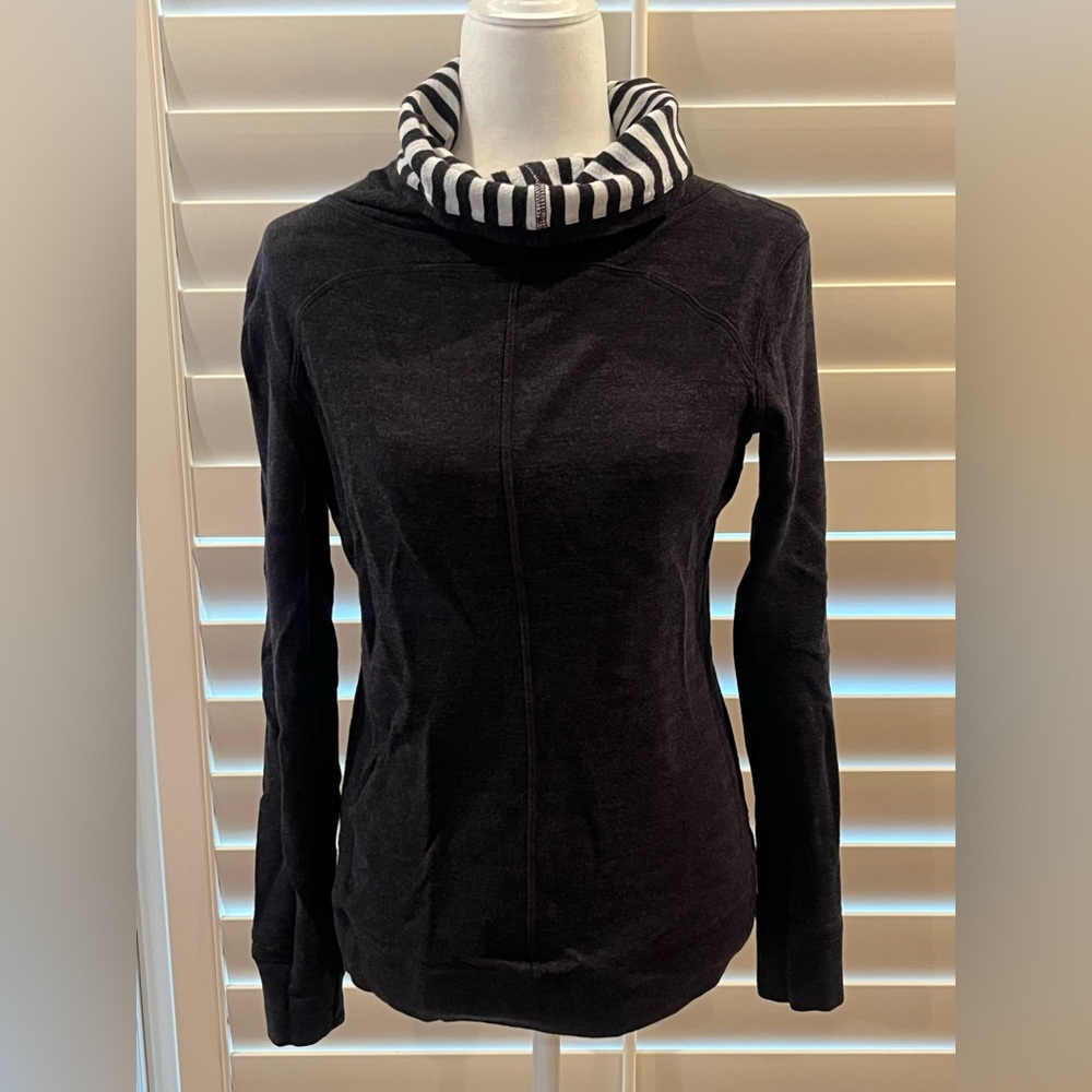 Lululemon sweatshirt reversible 6